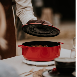 Combekk® Sous-Chef Dutch Oven (24cm) – Enameled Recycled Cast Iron, Red