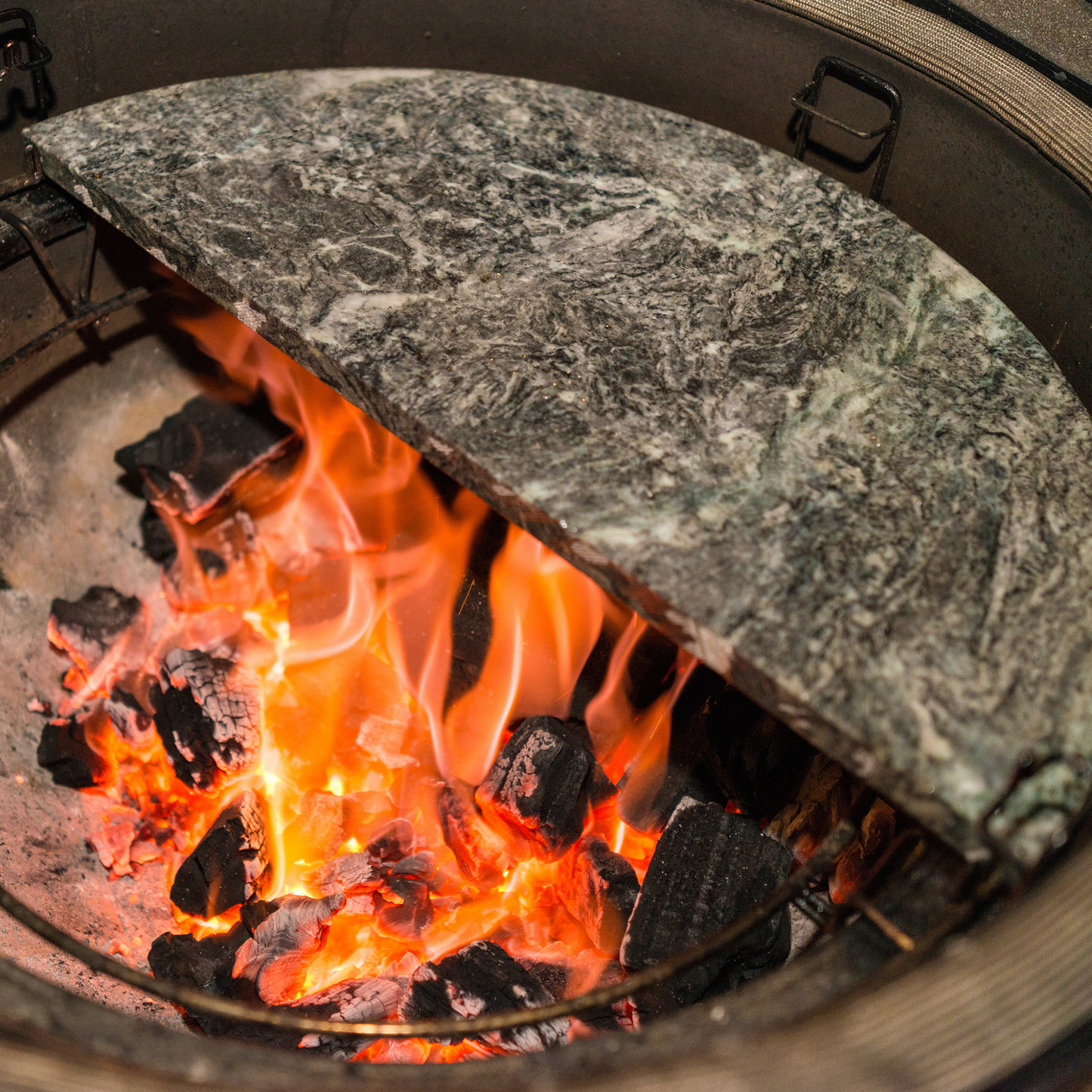 KAMADO HALF MOON SOAPSTONE - CLASSIC JOE