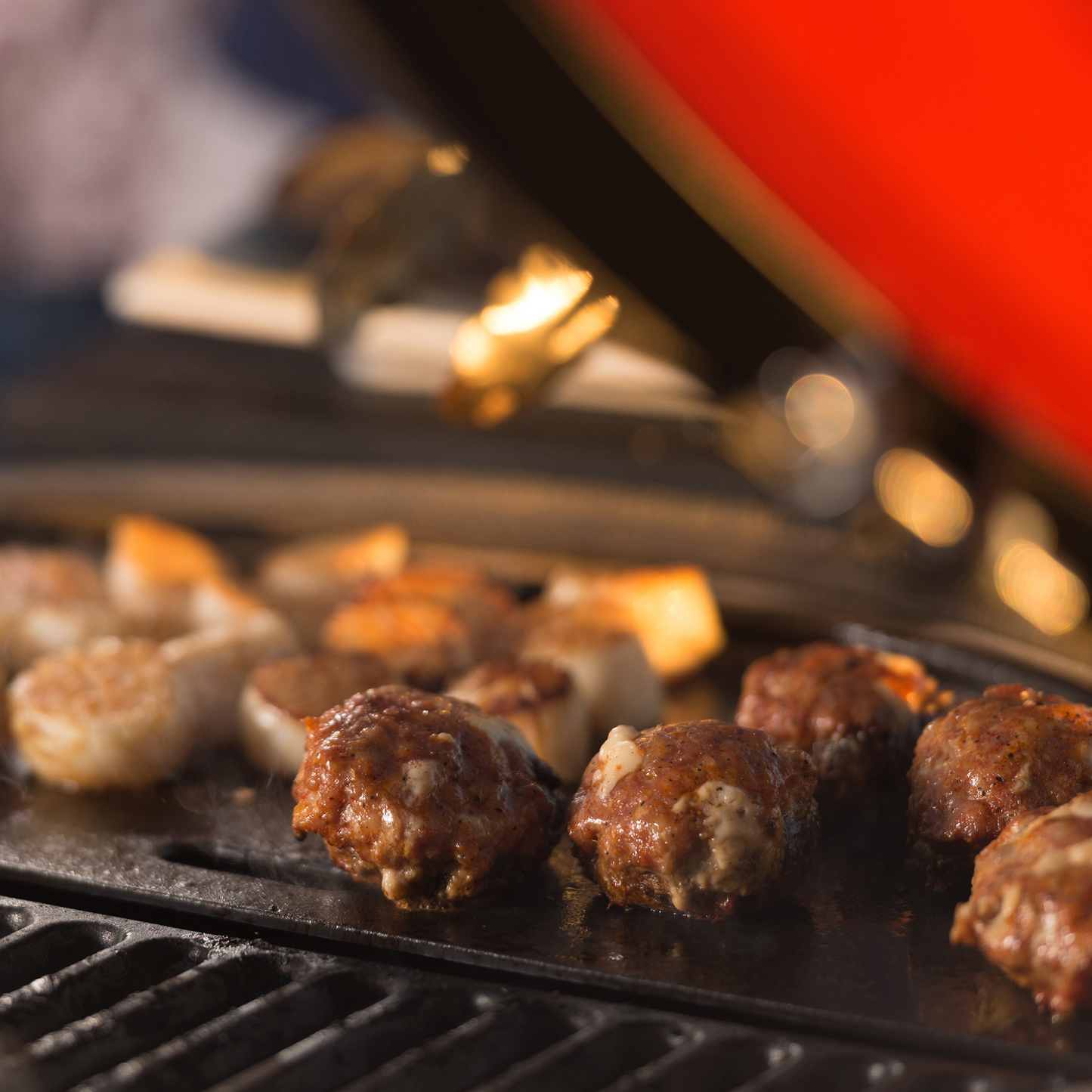 Kamado Joe® - HALF MOON CAST IRON REVERSIBLE GRIDDLE - Big Joe