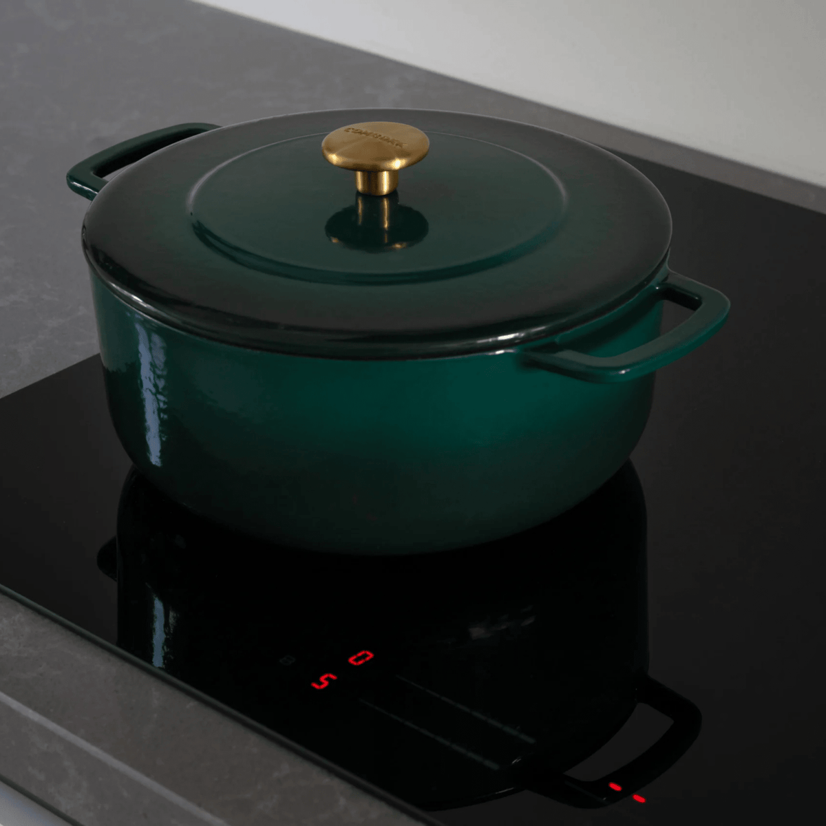 Combekk® Classic Dutch Oven (28cm) – Enameled Recycled Cast Iron, Holly Green - Importeco