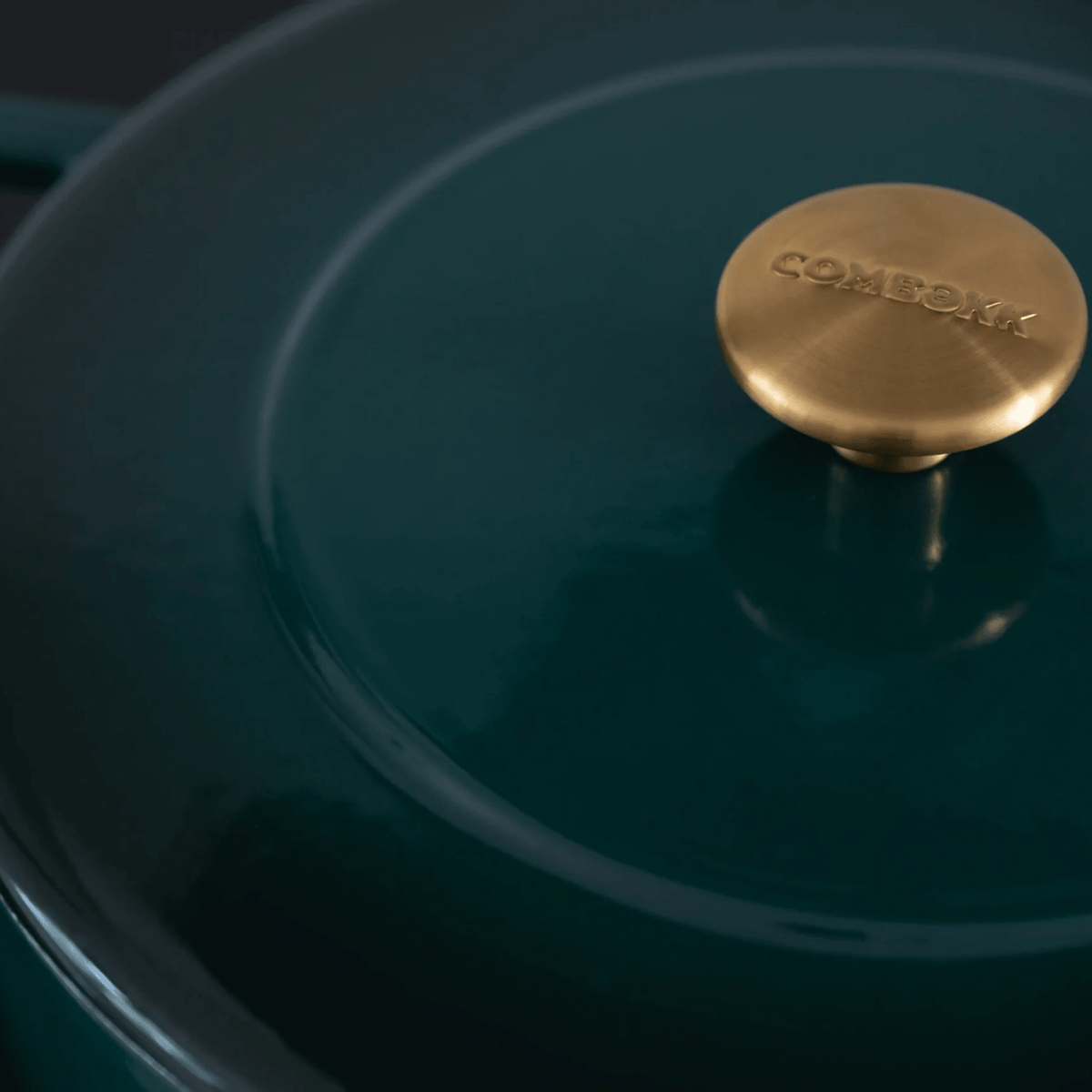 Combekk® Classic Dutch Oven (28cm) – Enameled Recycled Cast Iron, Holly Green - Importeco