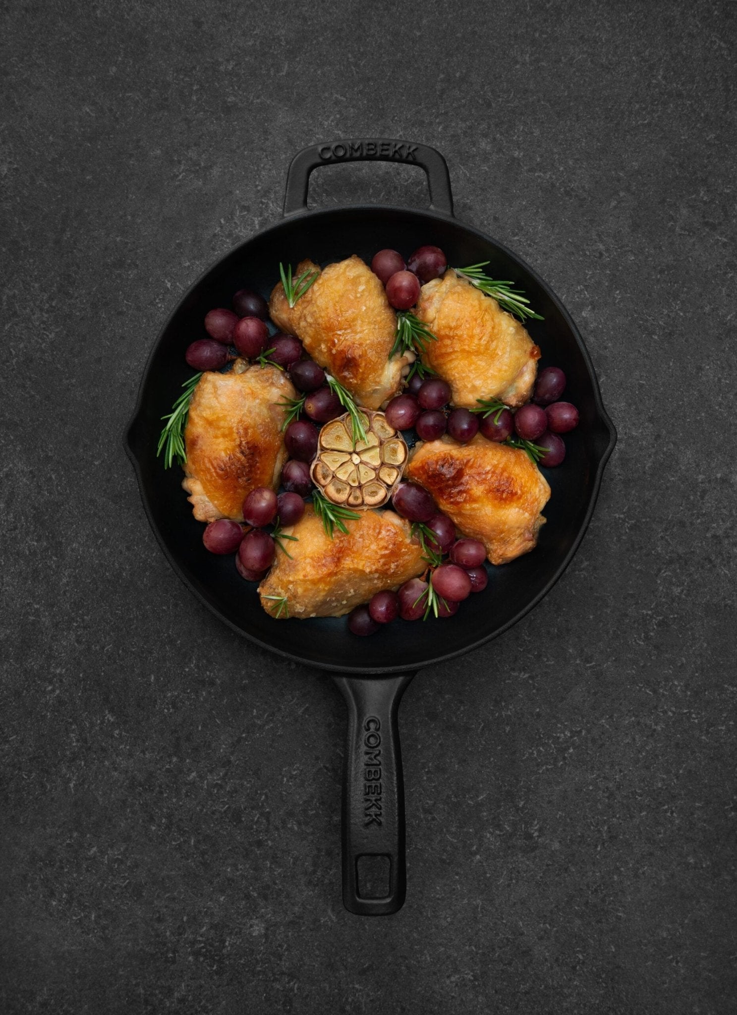 Combekk® Classic Skillet (26cm) – Enameled Recycled Cast Iron, Matt Black - Importeco