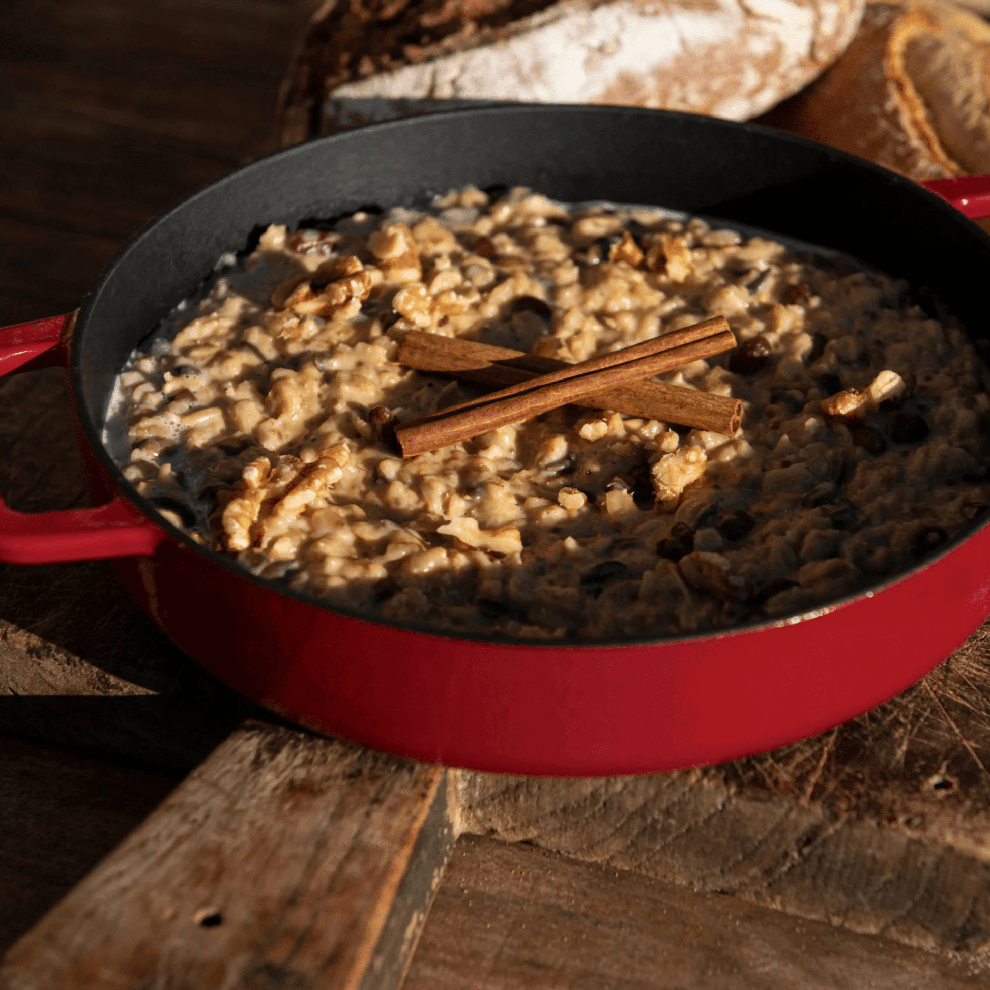 Combekk® Double Handle Skillet (24cm) – Enameled Recycled Cast Iron, Bordeaux - Importeco