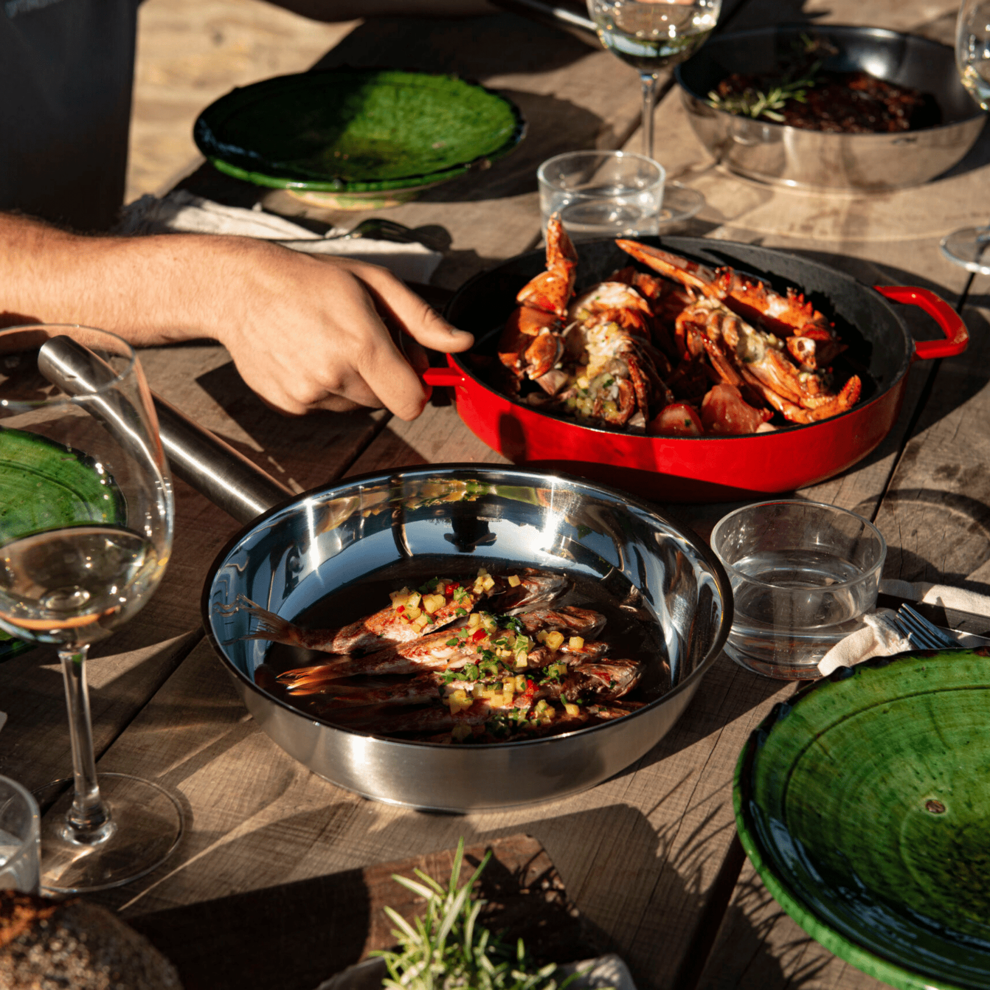 Combekk Sous-Chef Double Handle Fry Pan (28cm) – Enameled Recycled Cast Iron, Red - Importeco