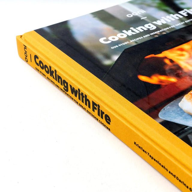 Ooni: Cooking with Fire Cookbook - Importeco